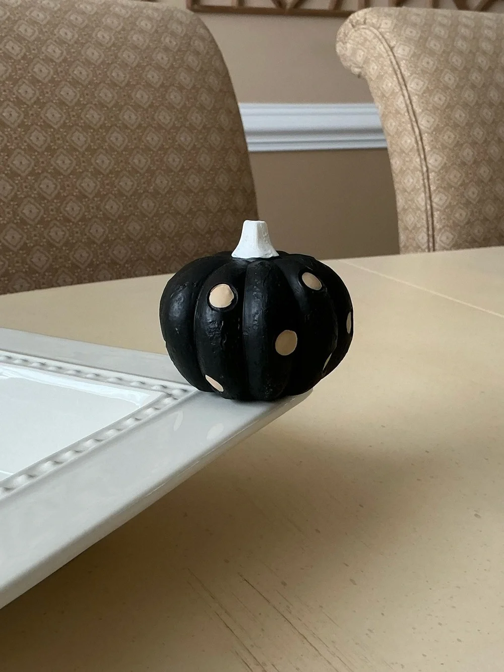 Black Halloween Autumn Pumpkin Platter Decoration - Polka Dots